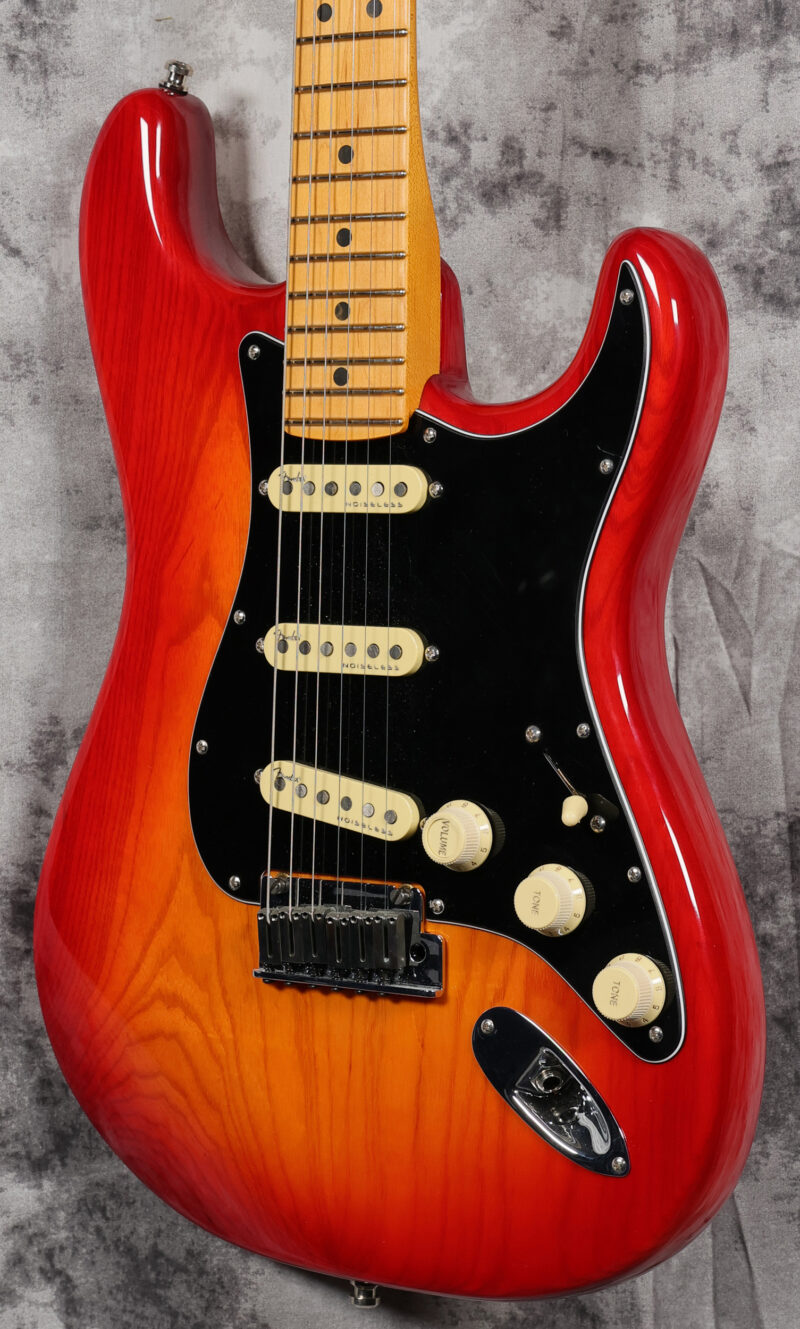 USED Fender American Ultra Luxe Stratocaster® - Image 3