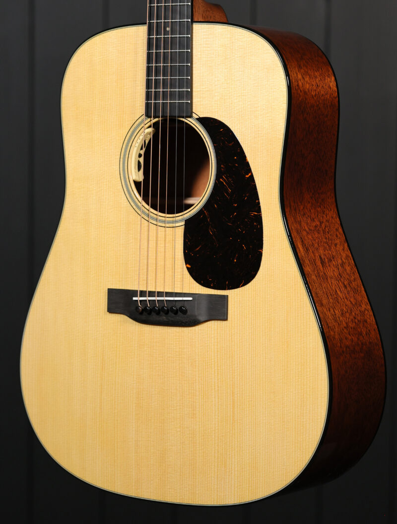 Martin D18E - Image 3