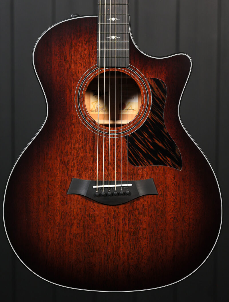 Taylor 324ce Baritone-6 LTD