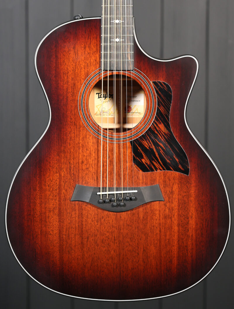 Taylor 324ce Baritone-8 LTD