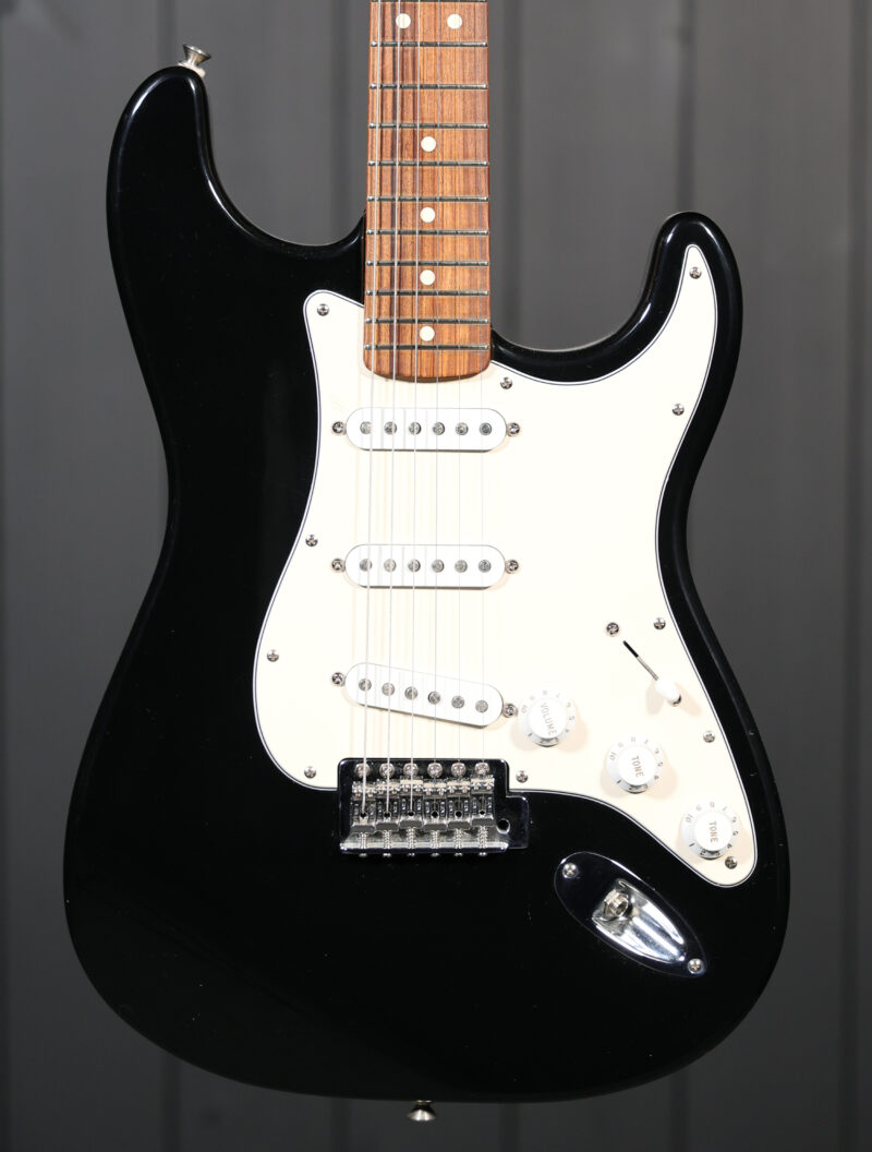 USED Fender 2002 Standard Stratocaster
