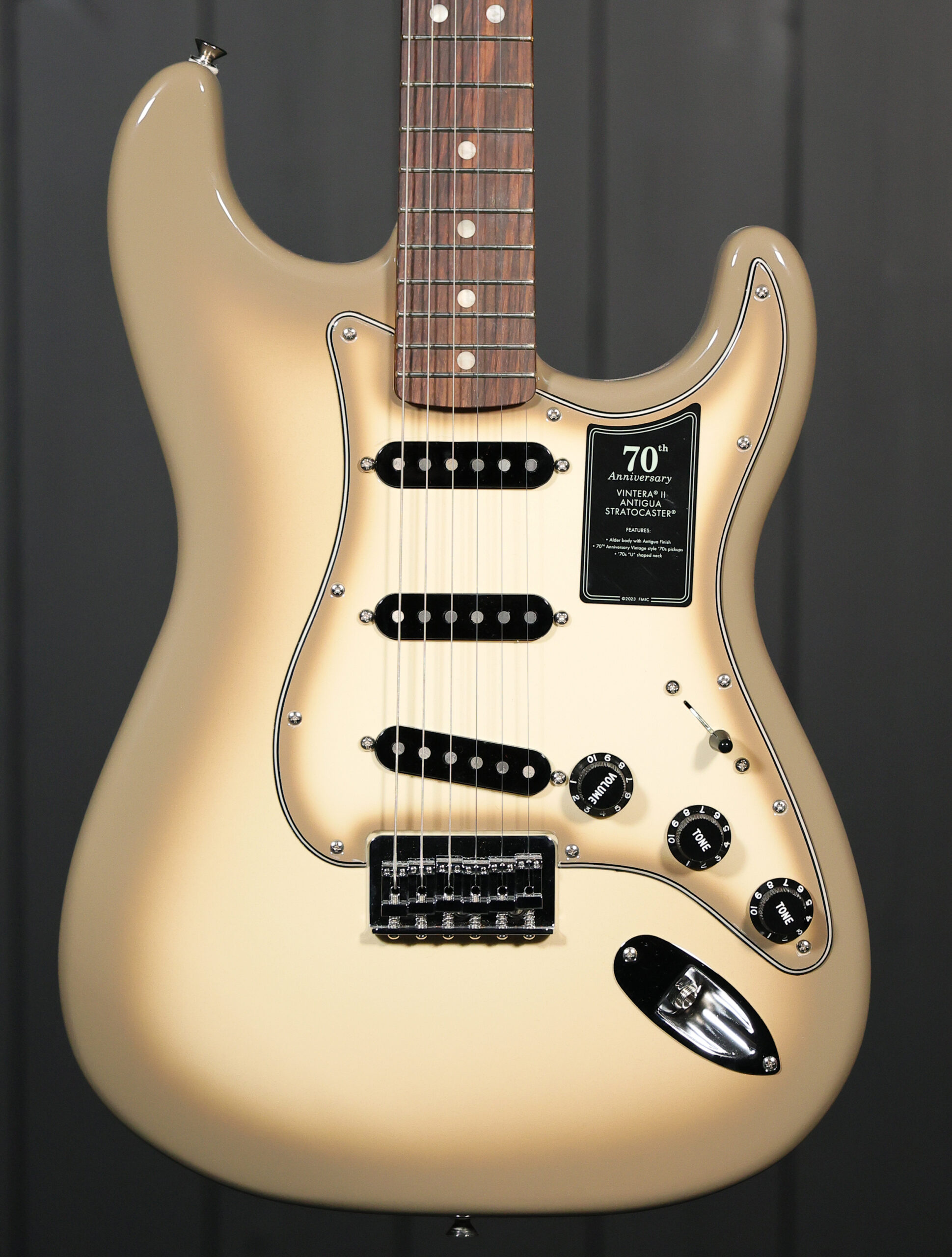 Fender 70th Anniversary Vintera® II Antigua Stratocaster®