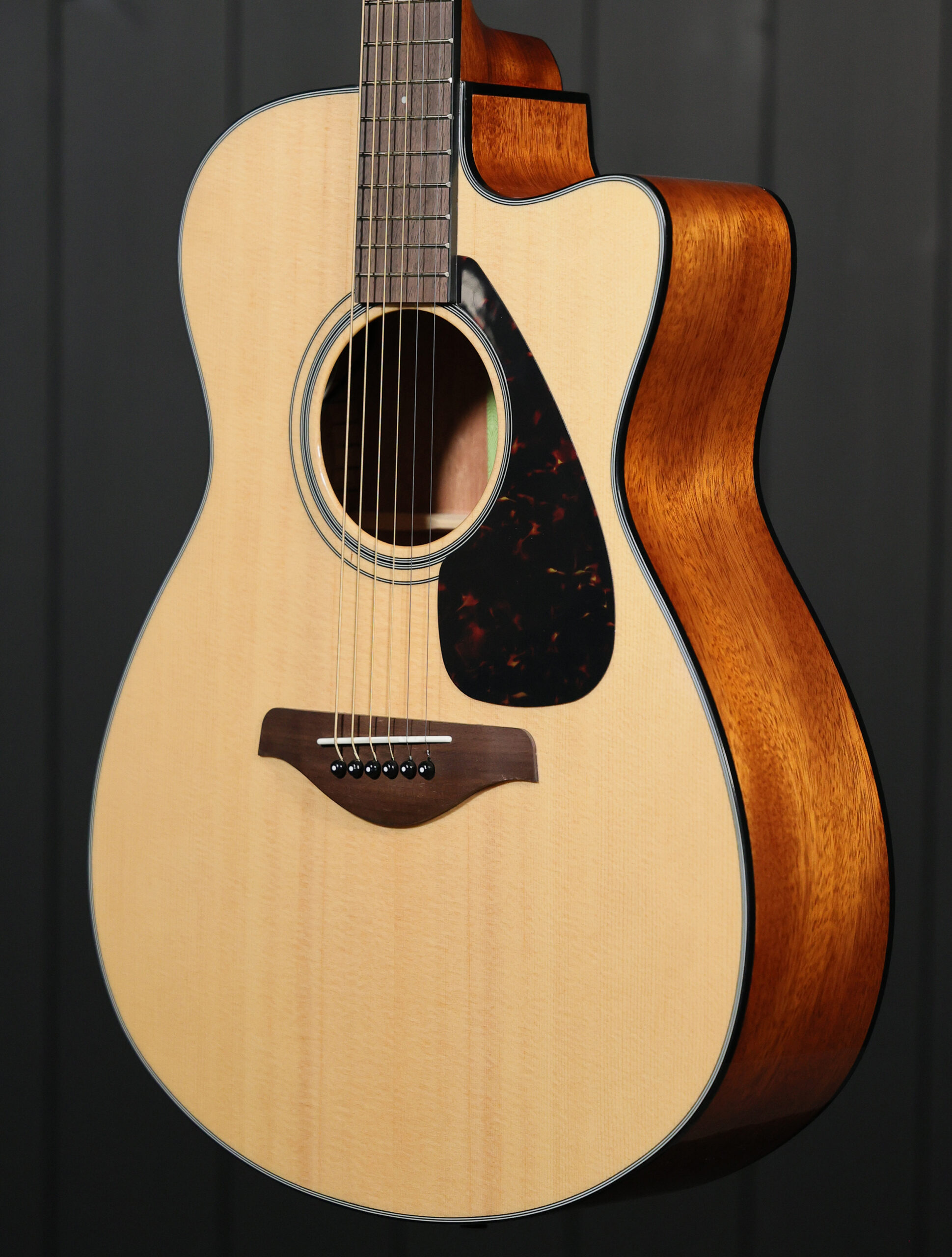Yamaha FSX800C - Image 3