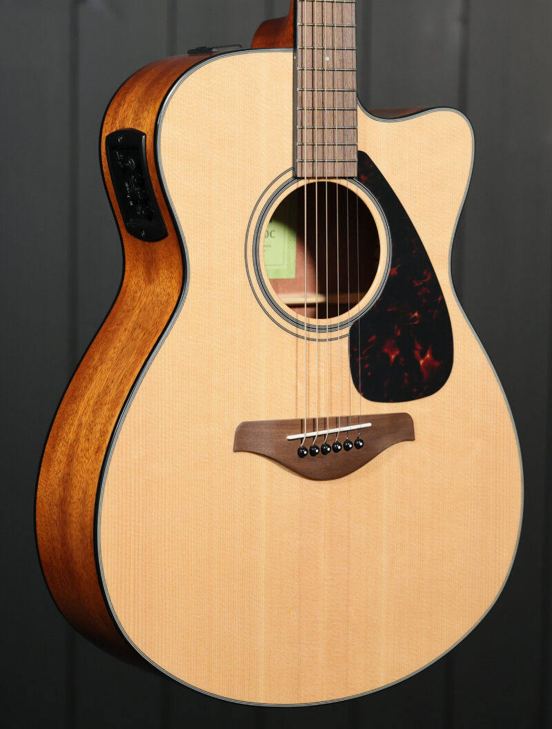 Yamaha FSX800C - Image 2