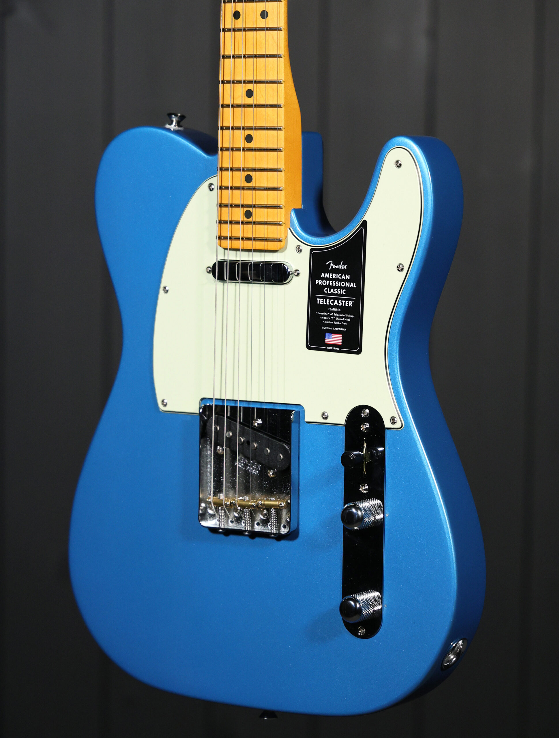 Fender American Professional Classic Telecaster® - Image 3