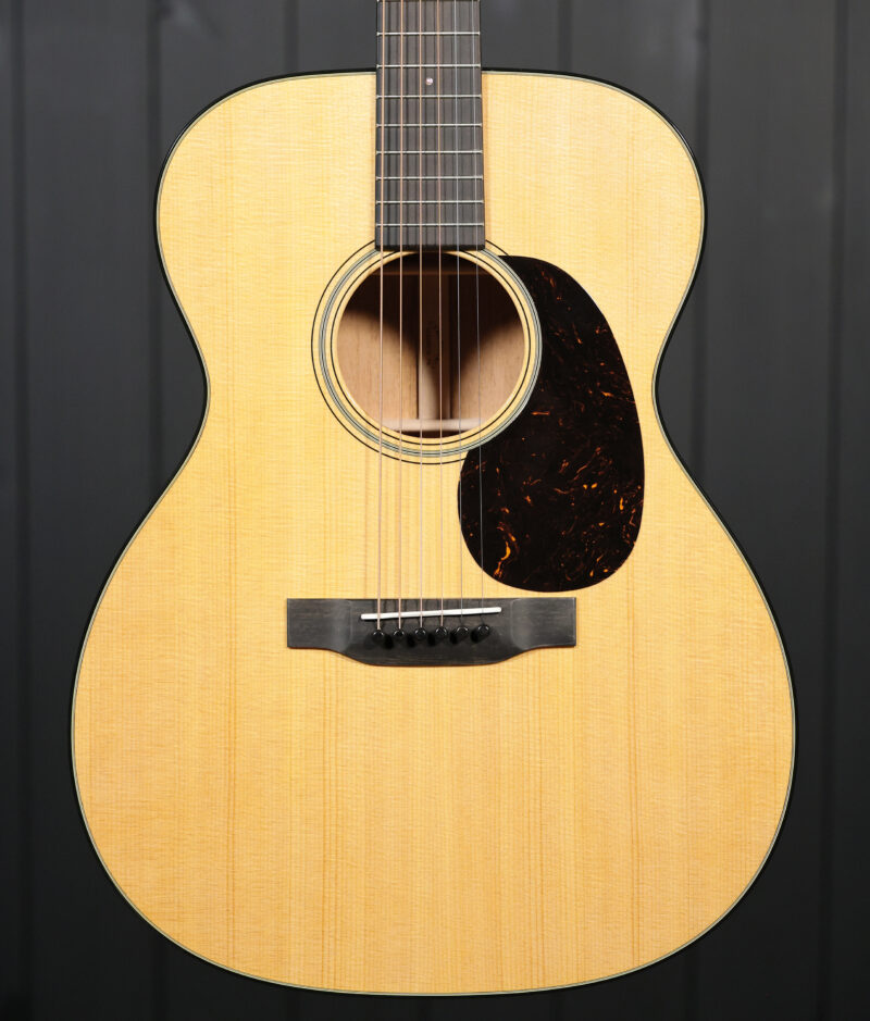 Martin 000-18
