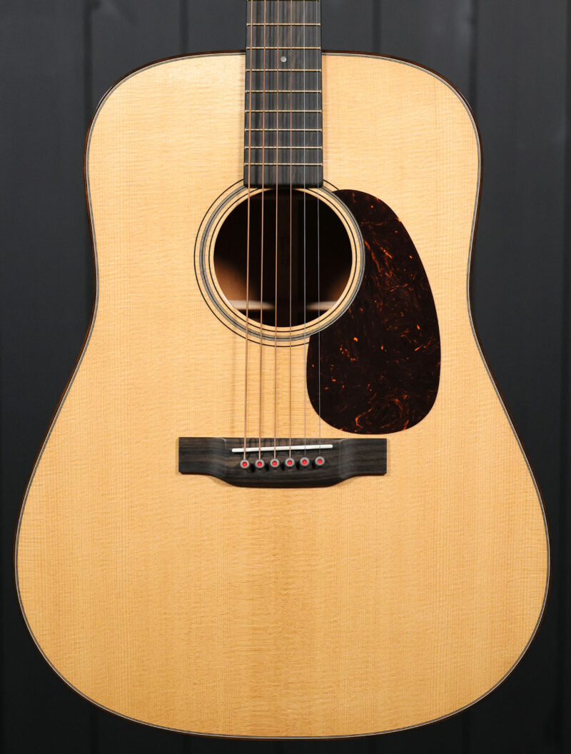 Martin D18 Modern Deluxe