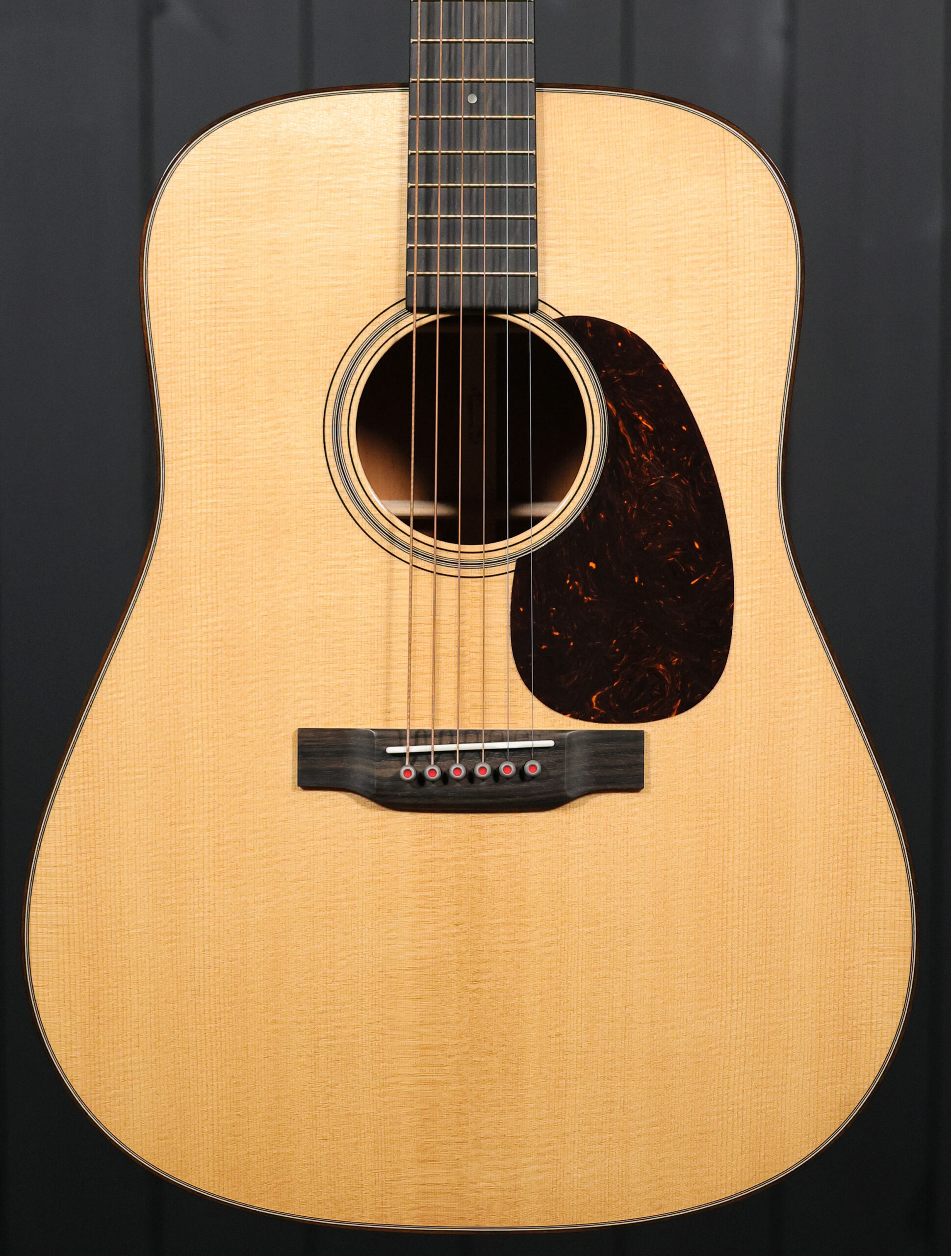 Martin D18 Modern Deluxe