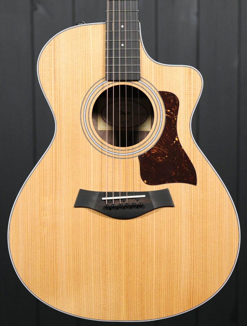 Taylor 212ce