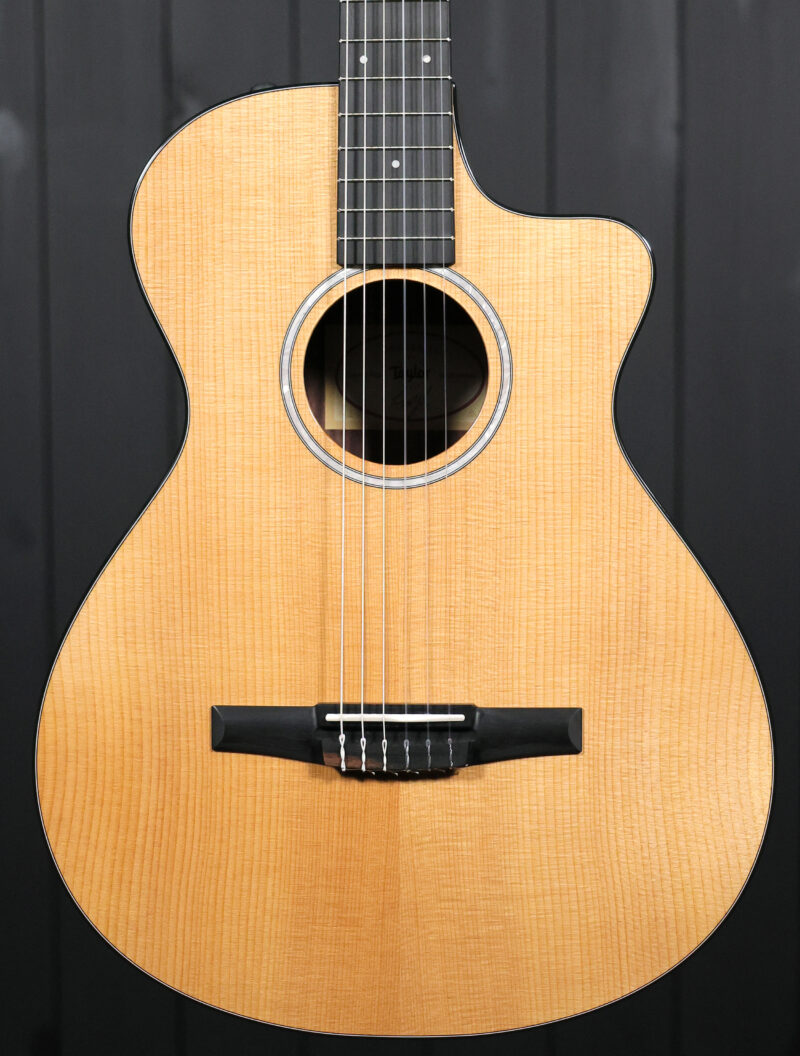 Taylor 212ce-N Plus