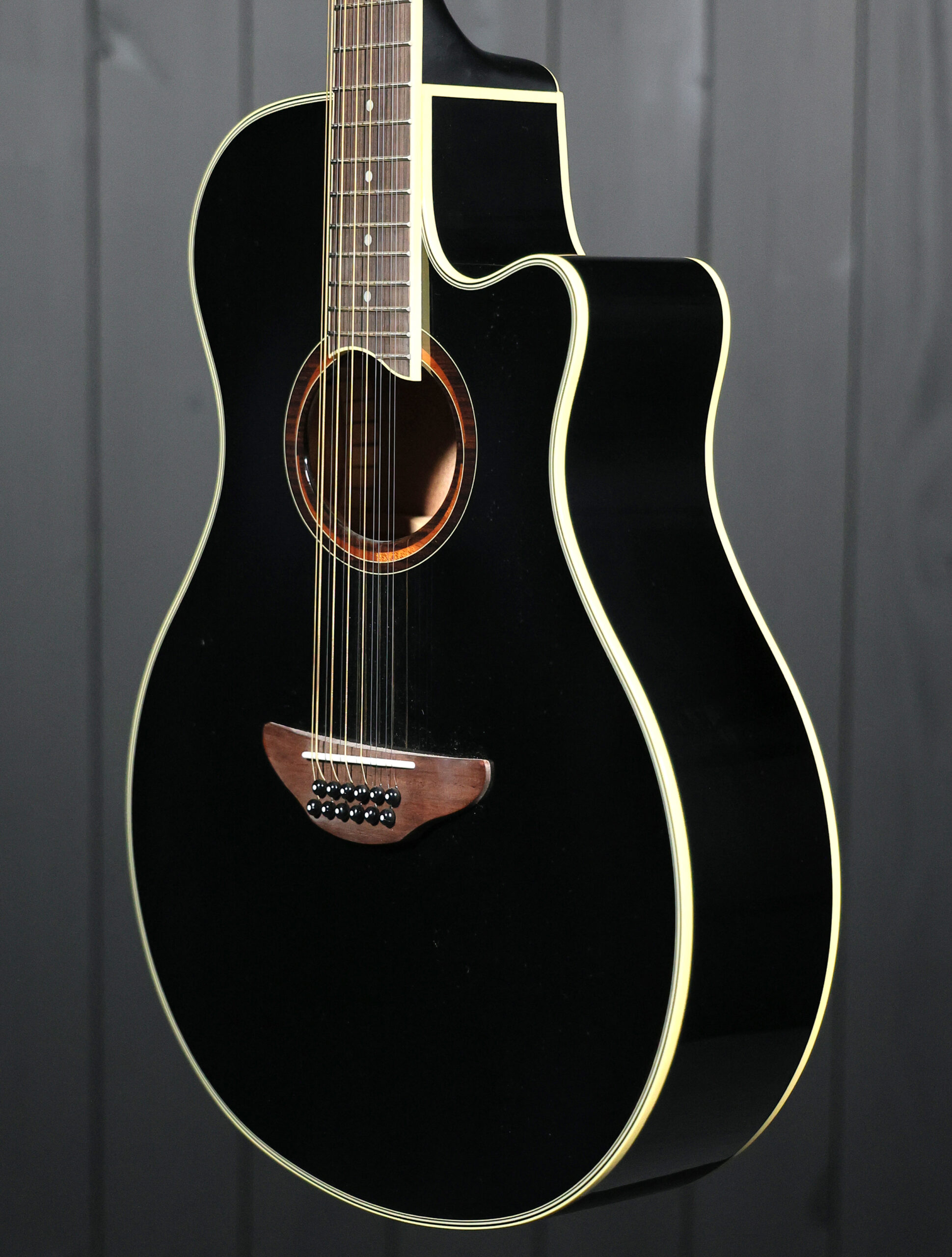 Yamaha APX700II-12 - Image 3
