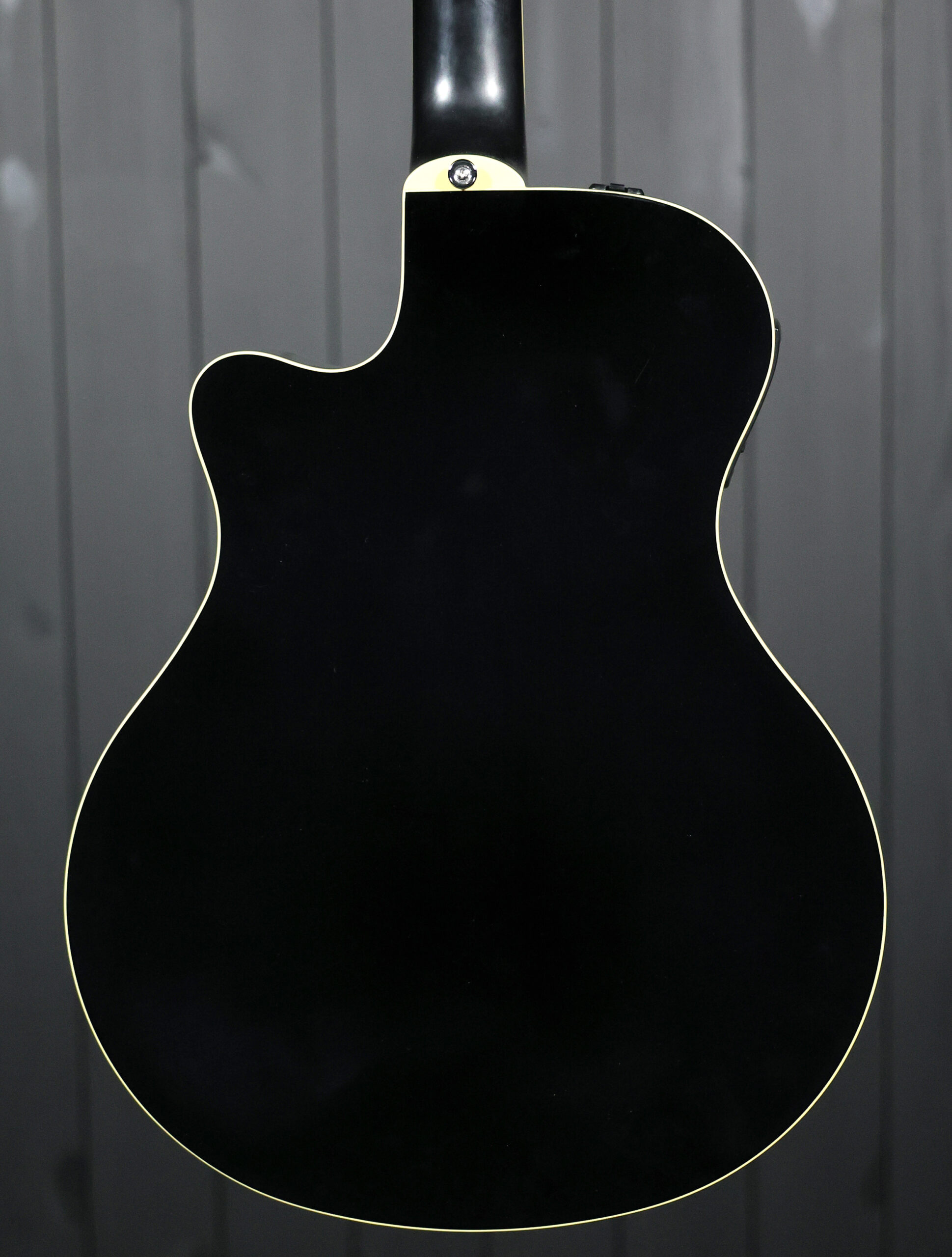 Yamaha APX700II-12 - Image 5