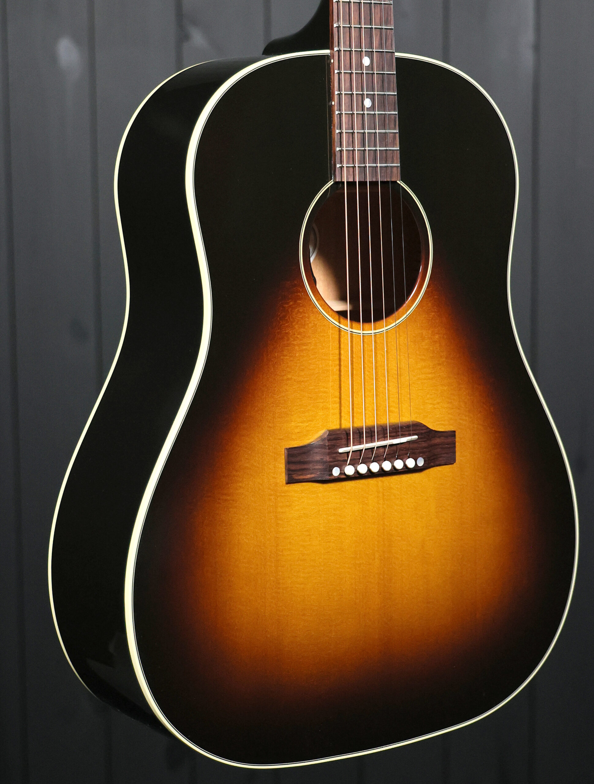 Gibson J-45 Standard - Image 2